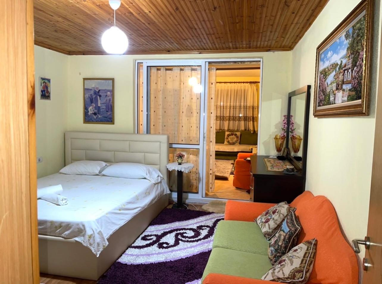 Blue Guesthouse Гирокастра Экстерьер фото