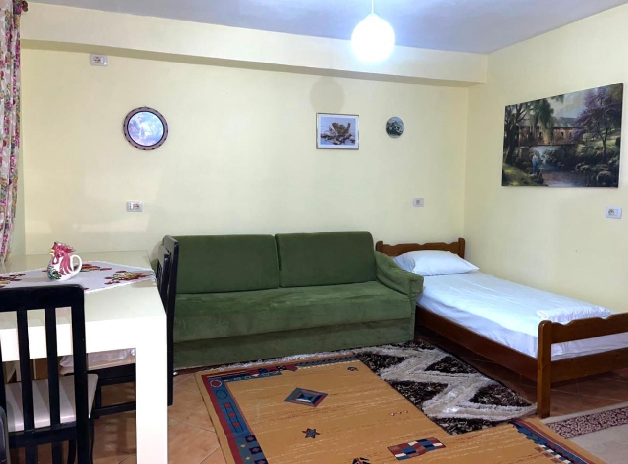 Blue Guesthouse Гирокастра Экстерьер фото